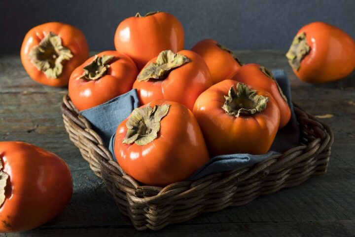 Do You Eat Persimmons Raw or Cooked?